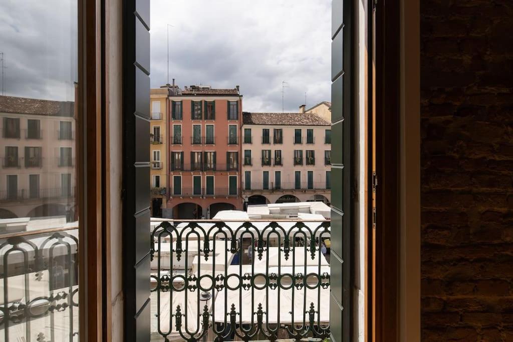 Enjoy Home - Appartamento Orologio, Piazza Dei Signori Padova Esterno foto